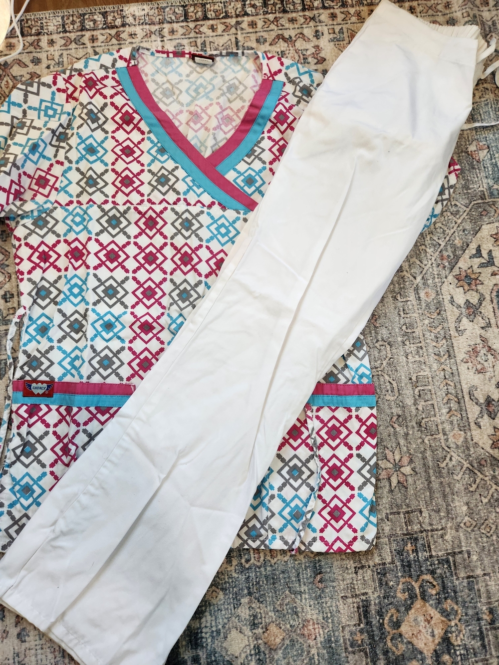 Cherokee White Scrub Pants and Sherly Uniforms Multi-Color Geometric V-Neck Top